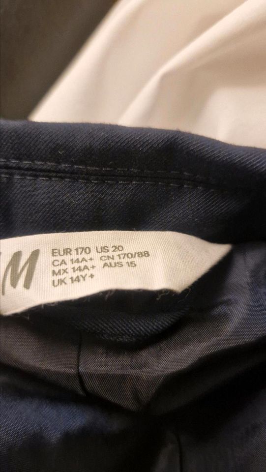 Anzug dunkelblau 170 mit Hemd (Hose,Hemd,Jackett) vom H&M in Lüneburg