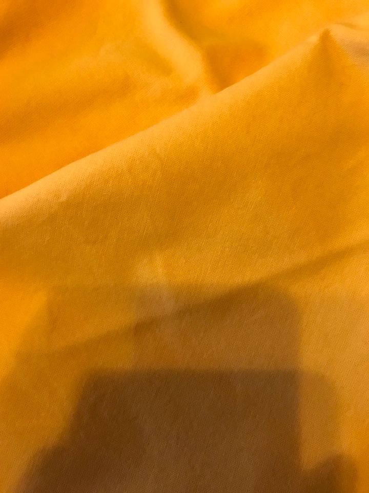 5 Tischdecken gelb unterschiedliche Formen in Korschenbroich