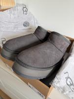 UGG Classic Mini II Plateau grau neu 39 Niedersachsen - Norden Vorschau