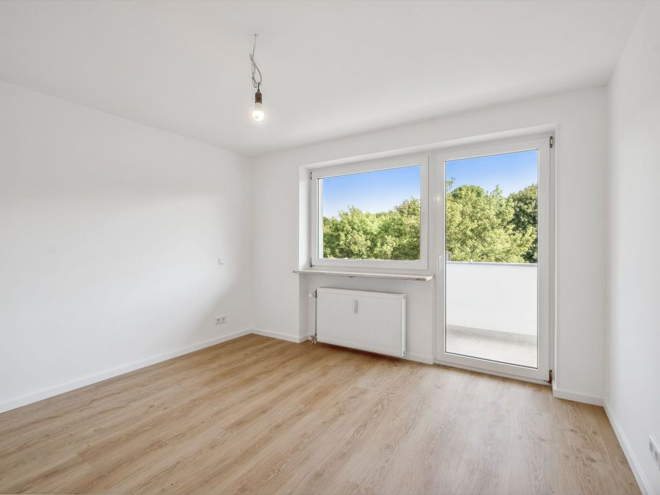 Frisch sanierte 3-Zimmer-Wohnung mit großem Südbalkon in München-Harthof in München