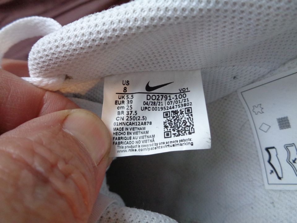 Nike Turnschuhe, Größe 39 in Horneburg