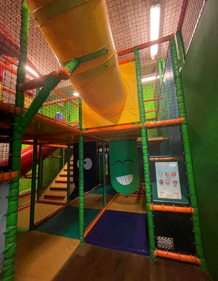 Indoorspielplatz & Trampolinhalle Spielturm in Kreuztal