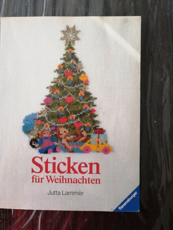 Kreuzstichstickerei, 5 Bücher mit weit über 1000 Vorlagen in Quakenbrück