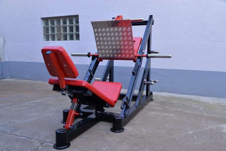 R. S. 45 Grad LEG Press PLATE LOADED in Untergriesbach