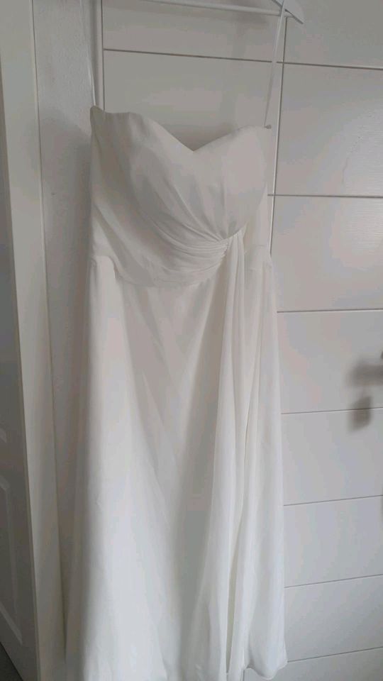 Hochzeitskleid weiß in Größe 44 in Peitz