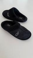 UGG HAUSSCHUHE SLIPPER SLIP ON UNISEX SCHWARZ  FELL Baden-Württemberg - Böblingen Vorschau