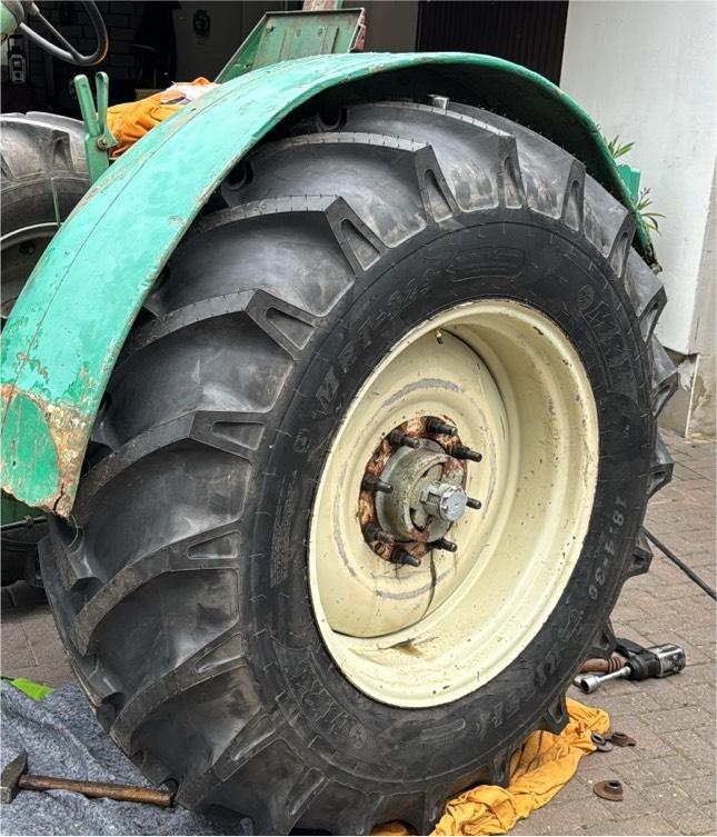 18.4R30 MRL BKT Reifen Räder Belarus Zetor DDR ZT Fortschrit in Beckendorf