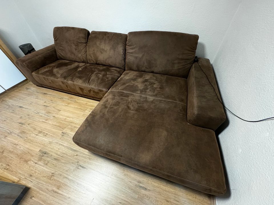 Couch - braun / Sofa (Selbstabholung aus Erdgeschoss) in Oberhausen