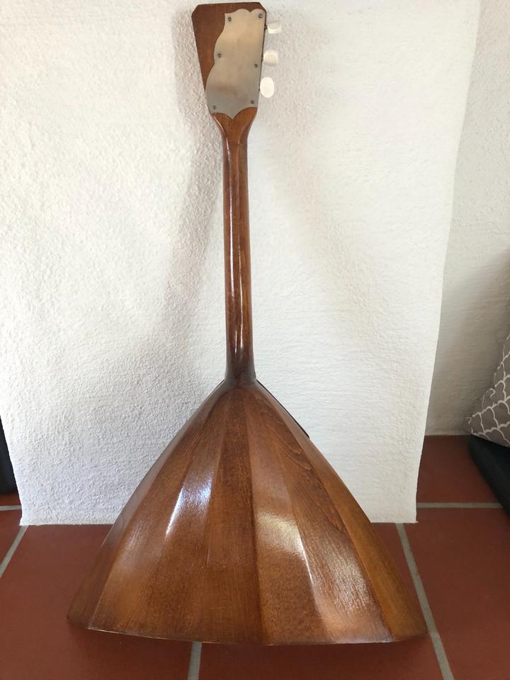 Russische Balalaika Musik Zupf Instrument 3-Saitig 76cm Gitarre in Kornwestheim