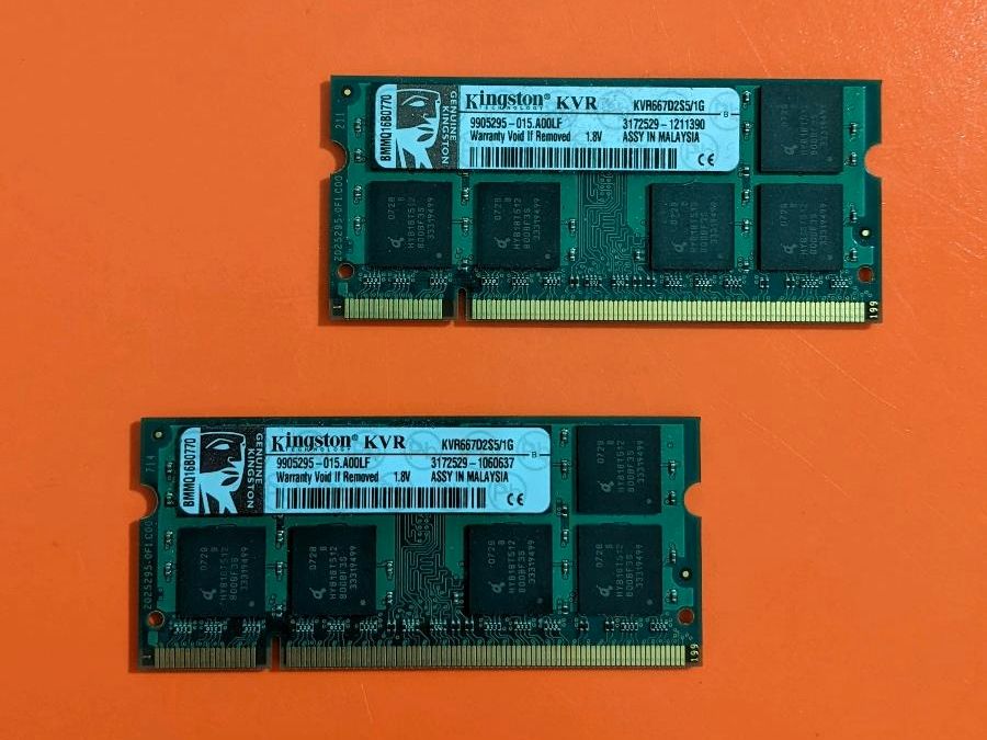 2x1GB DDR2 RAM Kingston KVR667D2S5 Notebook DELL Inspiron in Braunschweig