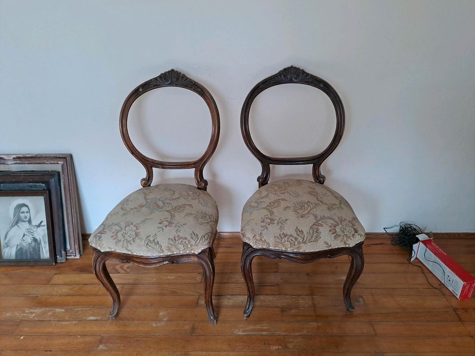 Antike Sitzgruppe - Barock - Sofa - Tisch - 2 Stühle in Parsberg