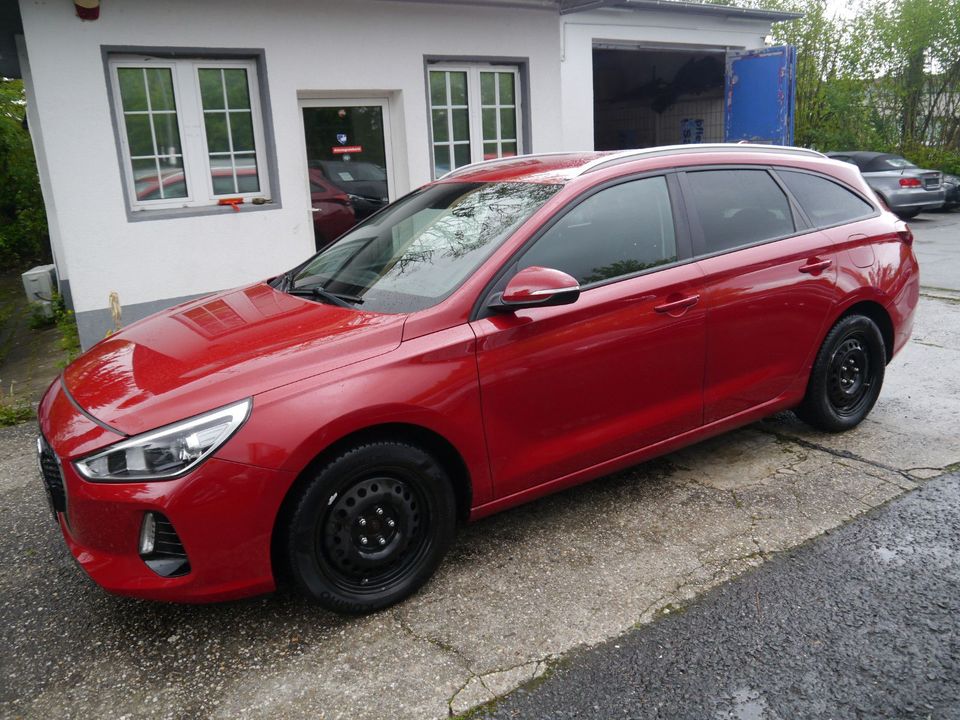 Hyundai i30 cw Family + in Wuppertal
