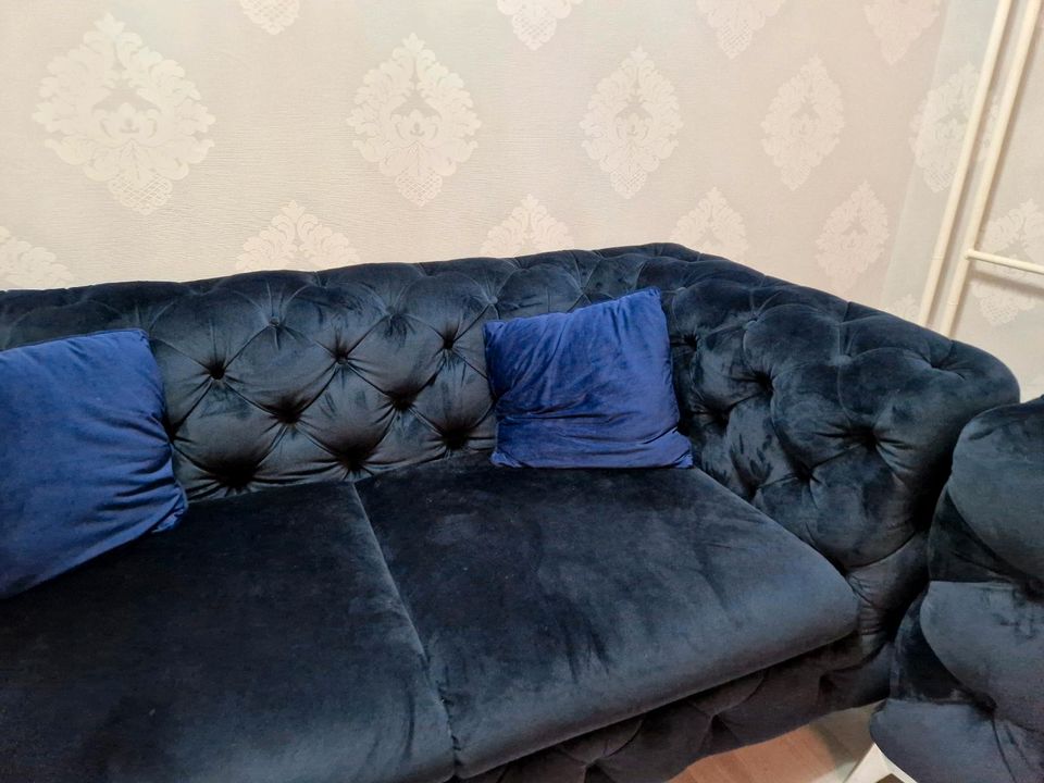 Chesterfield couch in Berlin