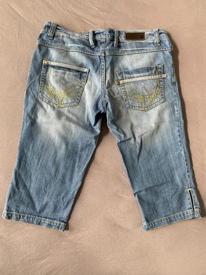 Capri Jeans kurze Hose Shorts Urban Surface - neuwertig in Berlin