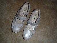 Footflexx Damen Ballerina Gr. 37 Beige Silber ansehen Brandenburg - Nauen Vorschau