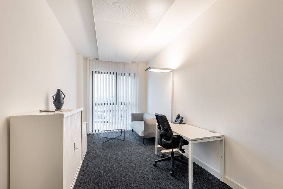 Privater Büroraum für 1 Person in Regus Altezza in München