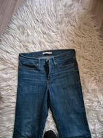 Sehr schöne  neuwertige  Jeans Niedersachsen - Hildesheim Vorschau