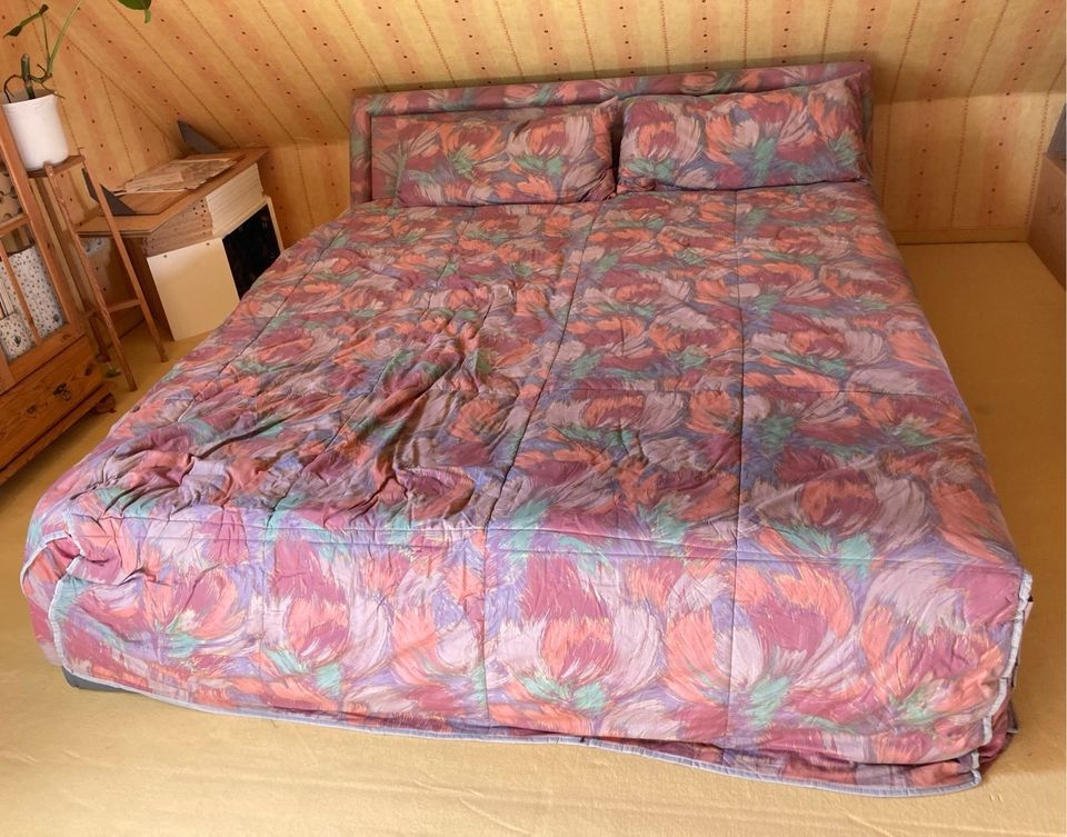Doppelbett mit Bettkasten in Minden