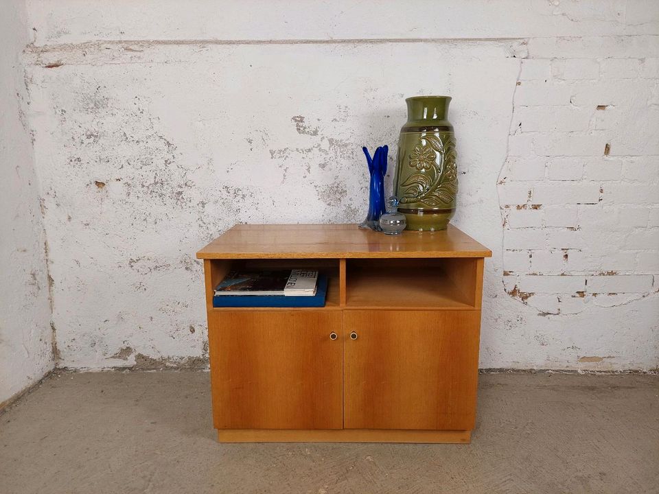 Vintage Kommode Sideboard Holzschrank 60er 70er DDR Retro in Leipzig