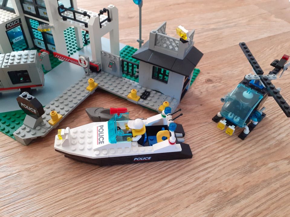 Lego 6598 Metro Police Polizeistation 90er in Waabs