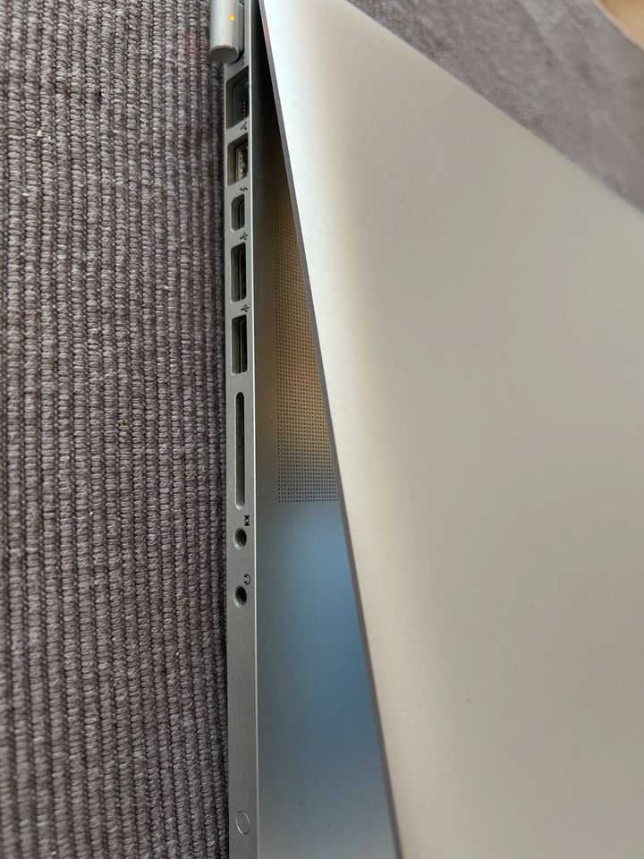 Apple MacBook Pro 15“ in Trier