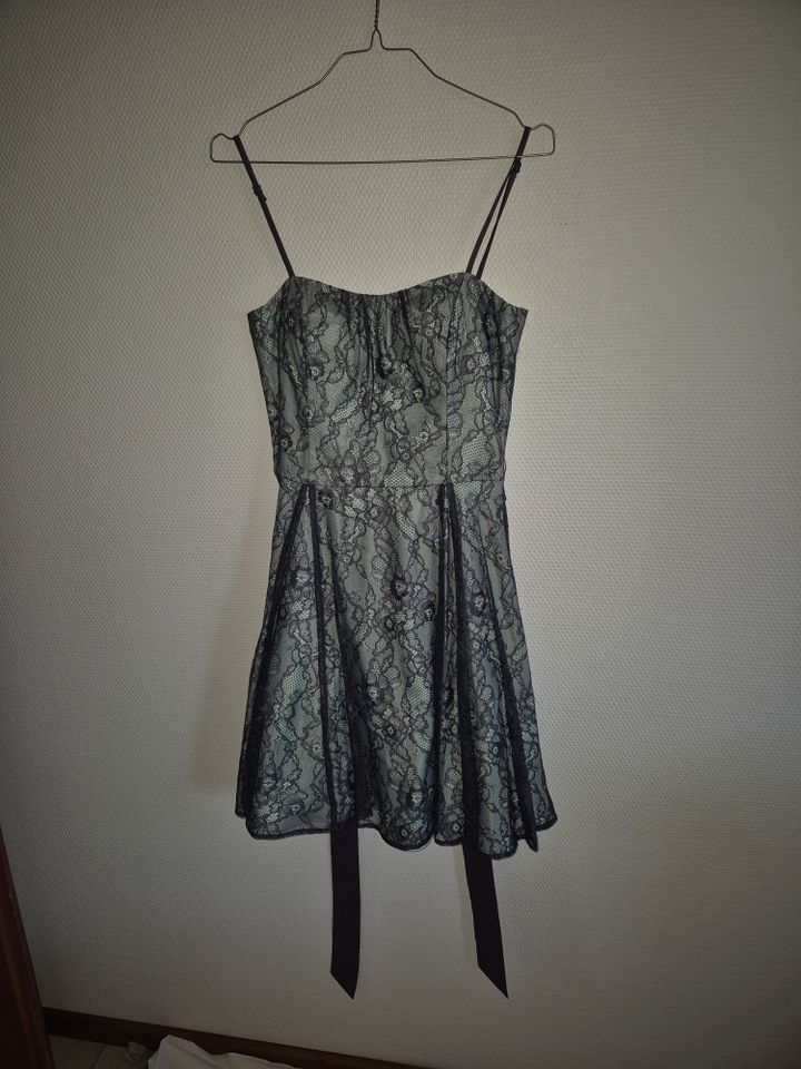 Kleid von Vera Mont Mintgrün /grau Gr. 32 in Husum