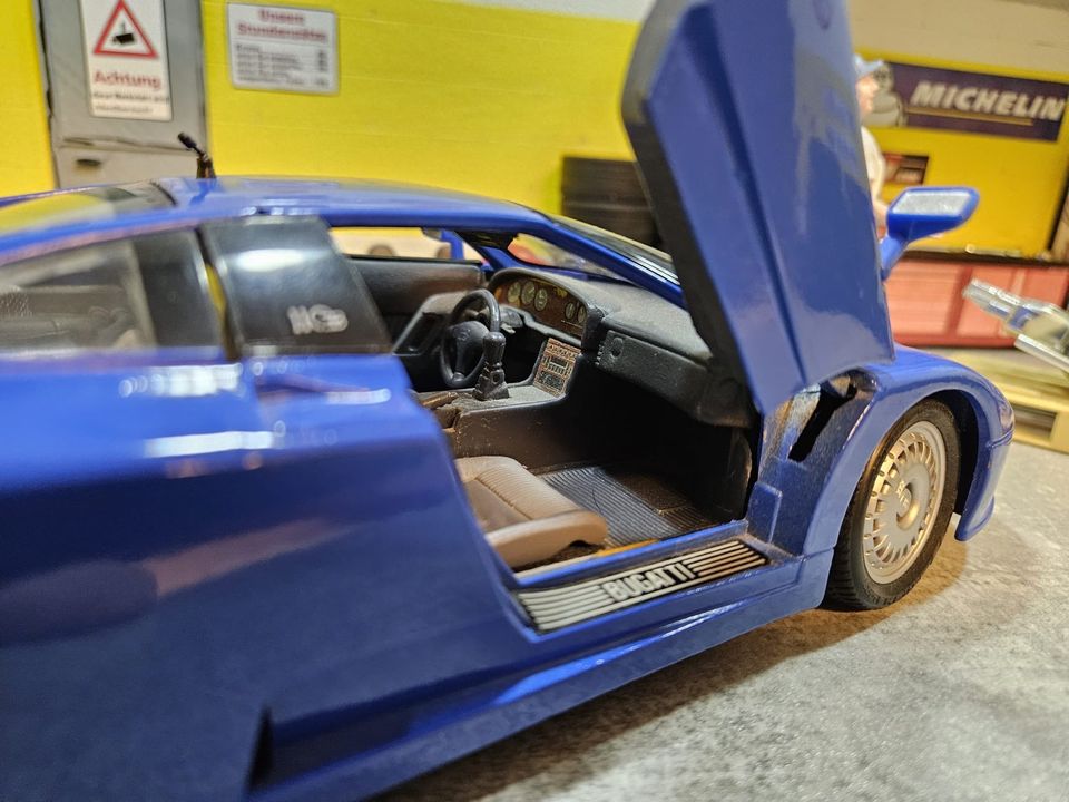 Modellauto 1:18 Maisto Bugatti EB110 in Xanten