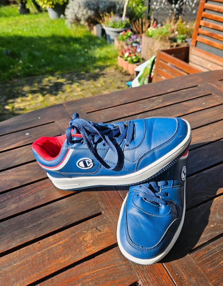 Champion Turnschuhe Sneaker Gr. 40 in Haan