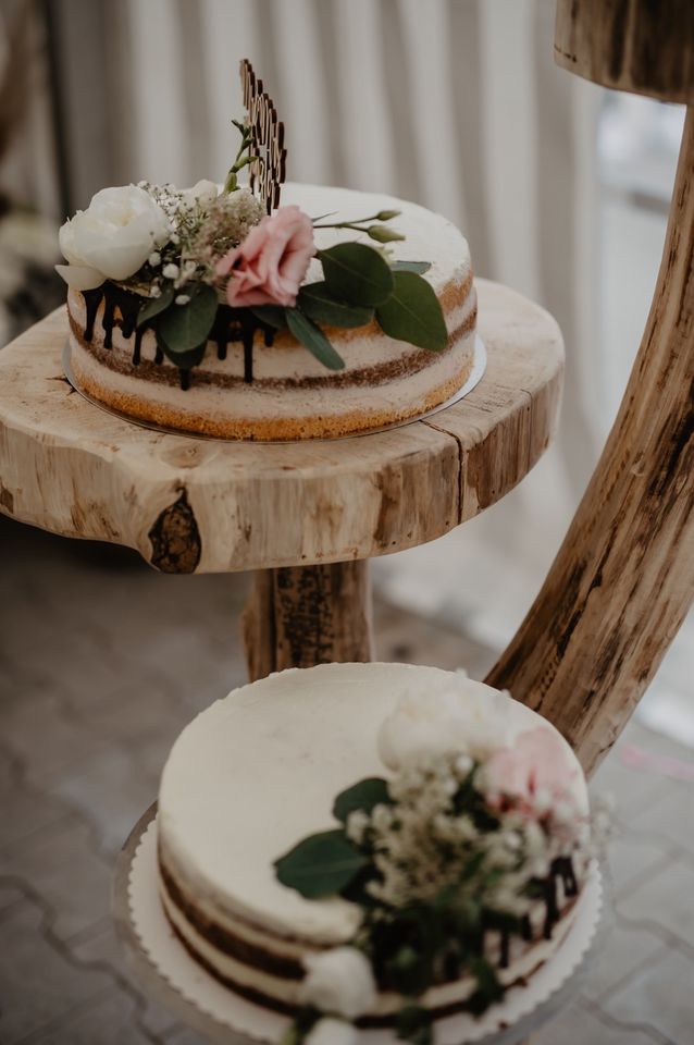 Verschiedene Etageren aus Holz/ Hochzeitstorte Vintage  Verleih in Hirschaid