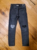 Jeans mit Wendepailletten C&A Größe 134 München - Ramersdorf-Perlach Vorschau