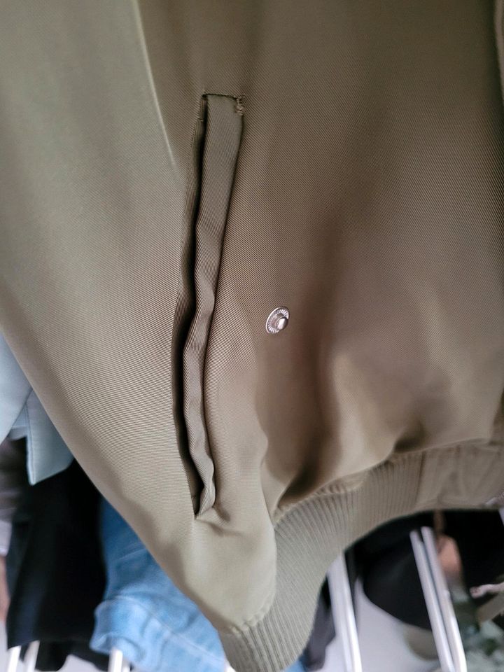 Übergangsjacke khaki Damen Gr. XS in Besigheim