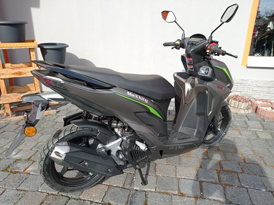 Luxxon Motorroller Maxxity 125 E5 -- SOFORT VERFÜGBAR -- in Sachsen-Anhalt  - Halle | Motorroller & Scooter gebraucht | eBay Kleinanzeigen ist jetzt  Kleinanzeigen