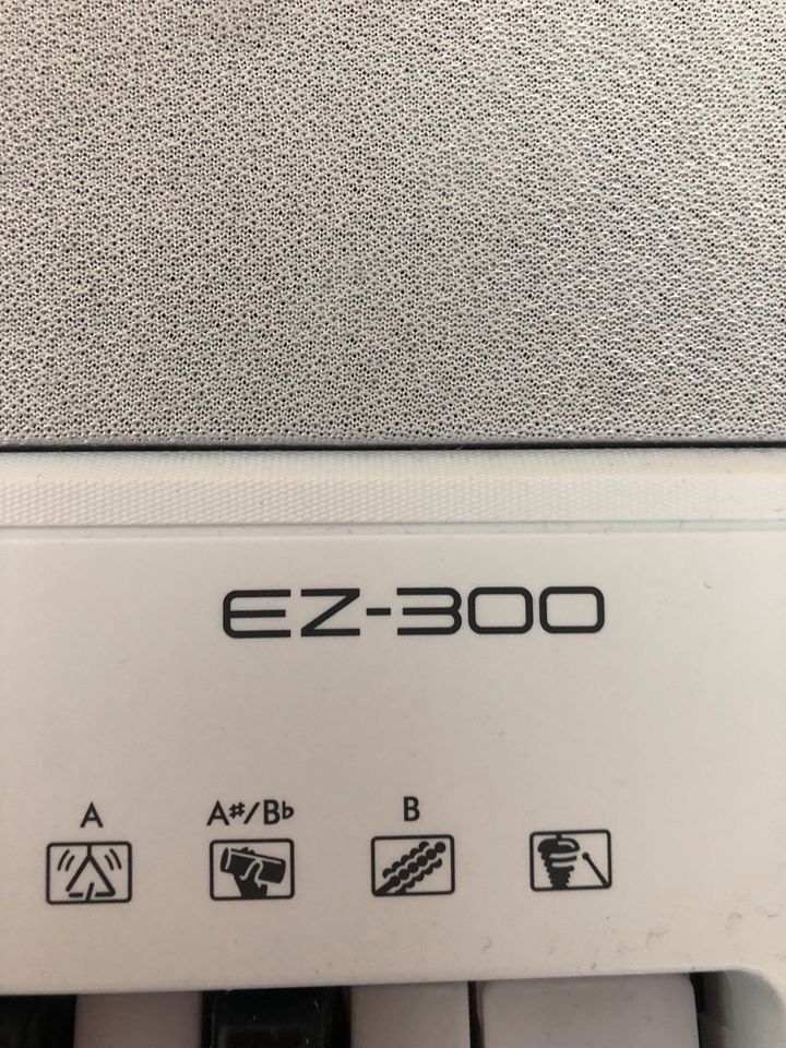 Yamaha Keyboard + Zübehor *TOP* in Frankfurt (Oder)