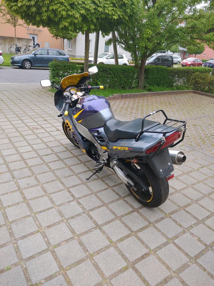 Suzuki RF900 defekt in Torgelow