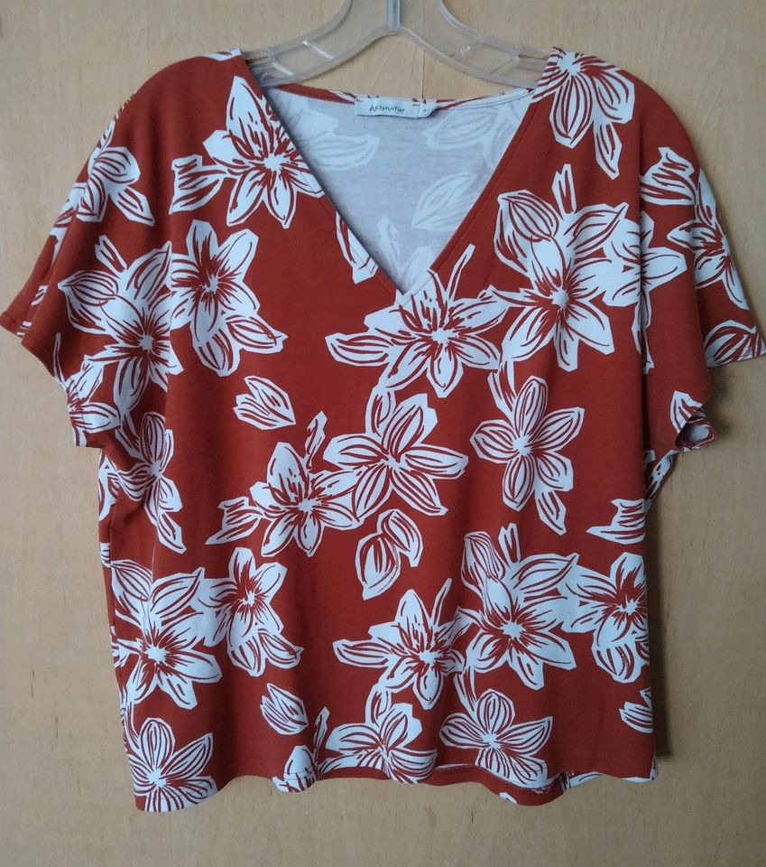 Shirt mit stilisierten Blüten Bio-Baumwolle Hess Natur Gr. 42 in München