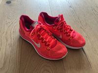 Nike Damen-Sneaker Sportschuhe Größe 39 korallrot NP 119€ Berlin - Lichterfelde Vorschau