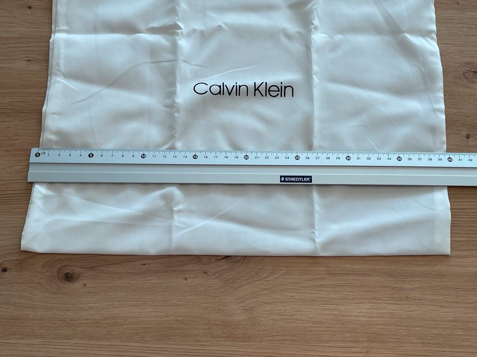 Calvin Klein Bauch-Tasche Gürtel-Tasche Re-Lock schwarz silber in Berlin