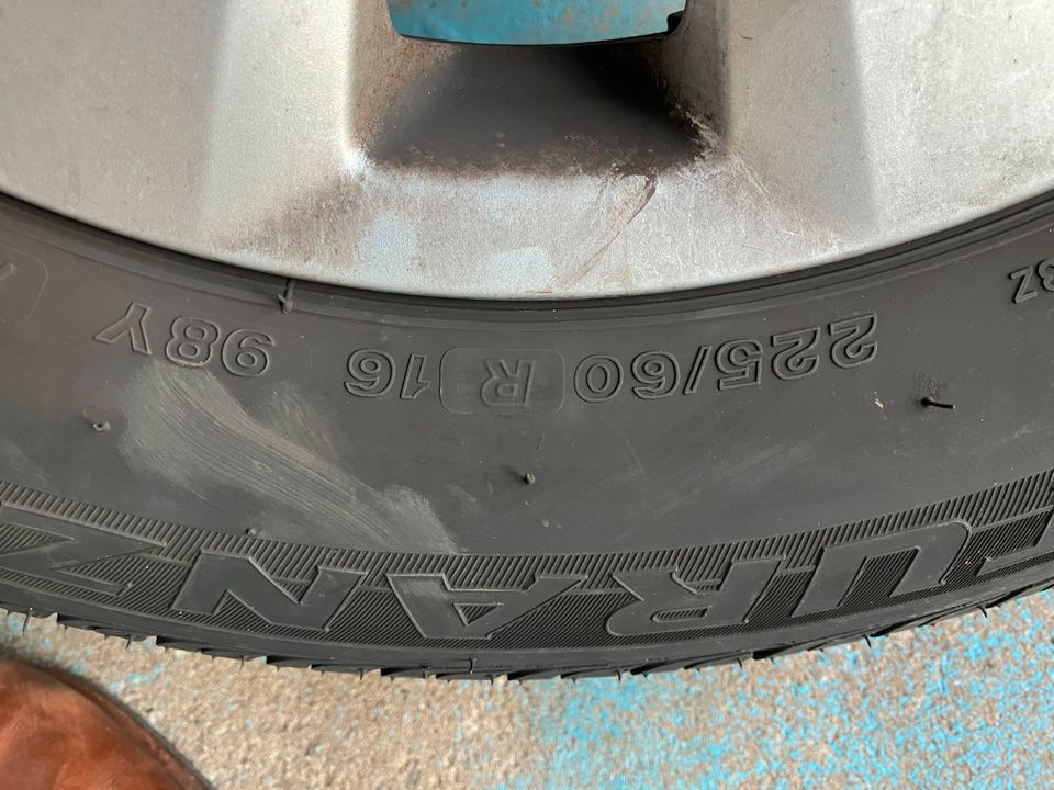 Kompletträder 225/60 R16 98Y - Sommerreifen auf Alufelgen Audi in Alfter