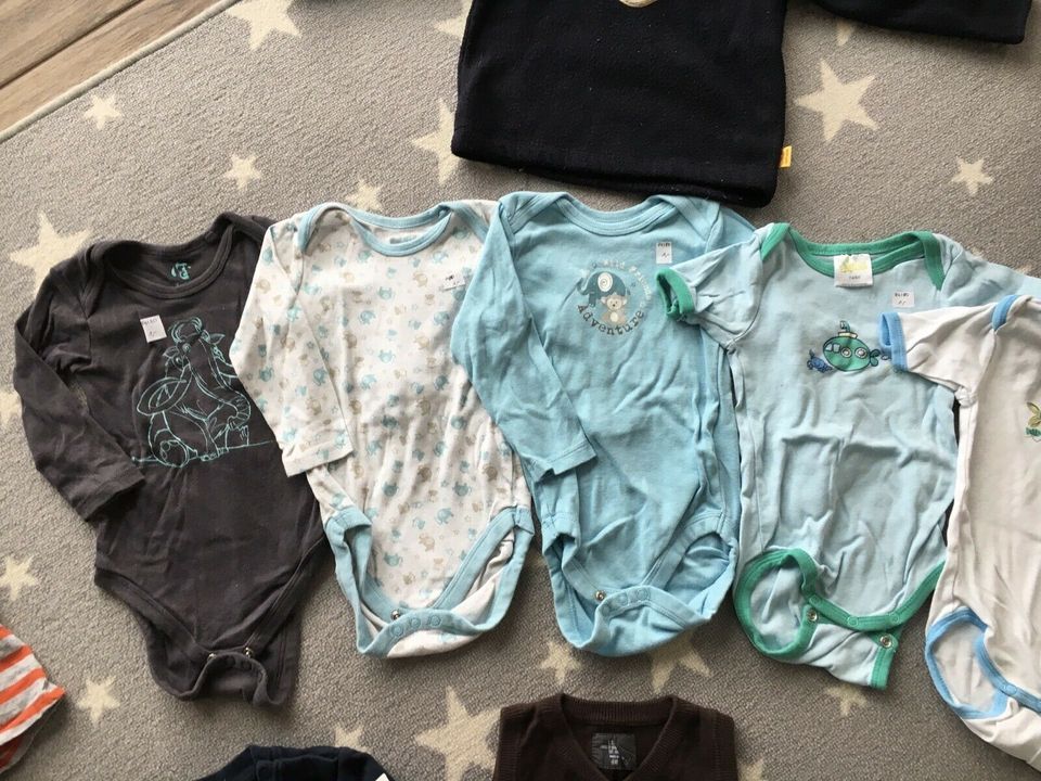 Baby Jungen Kleidung 74 80 Steiff Bodys lang kurz Strick Hose in Althegnenberg