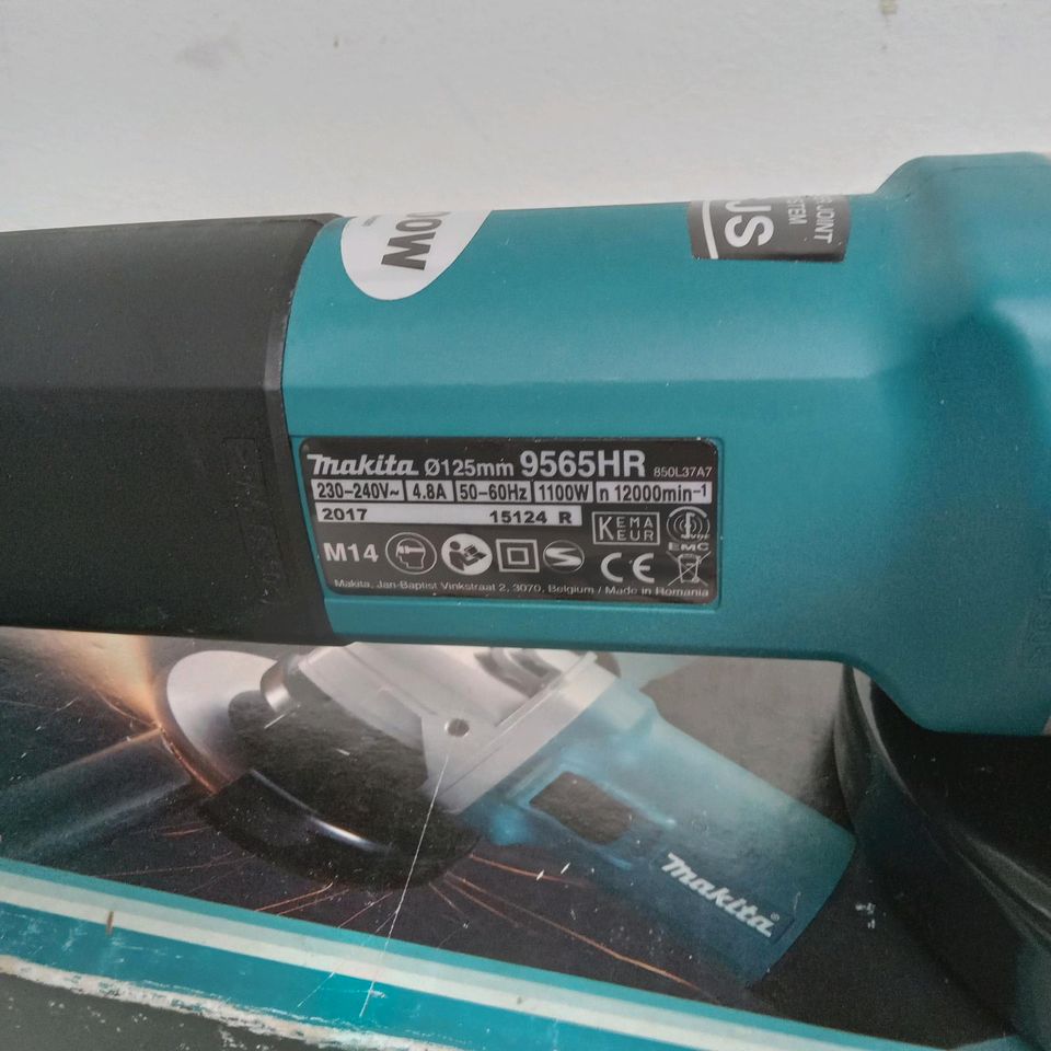 MAKITA 9565HRZ Winkelschleifer 1100W 125mm NEU!!!!!!!!! in  Nordrhein-Westfalen - Voerde (Niederrhein) | eBay Kleinanzeigen ist jetzt  Kleinanzeigen | Winkelschleifer