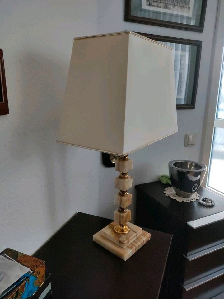 Tischlampe mit Marmorfuß in Bochum