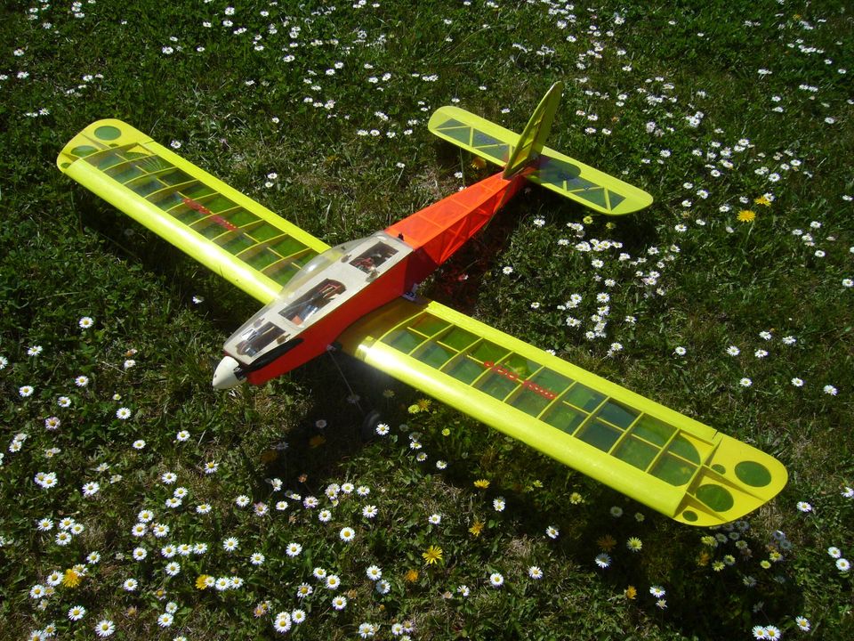 Modelflieger Miss Acro Spw. 1,40m flugfertig, Anfängermodell in Baindt