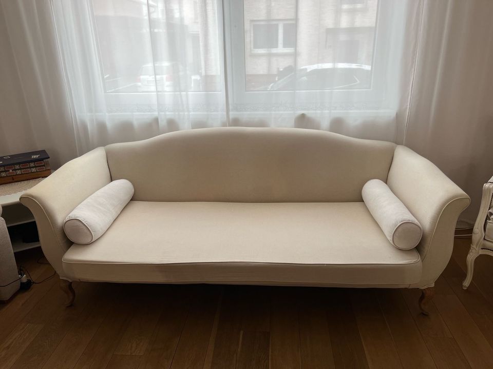 Stilvolles und elegantes Vintage Sofa / Couch 3-Sitzer in Friedrichsdorf