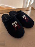 Tommy Hilfiger Herren Hausschuhe Größe 43 / 44 Schleswig-Holstein - Lübeck Vorschau