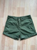 Olivgrüne Khaki Shorts Hallhuber München - Maxvorstadt Vorschau