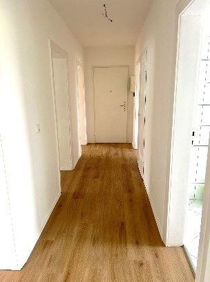 Frisch renovierte 4RW mit Balkon u. Kfz-Stpl. in Zentrumsnähe in Riesa