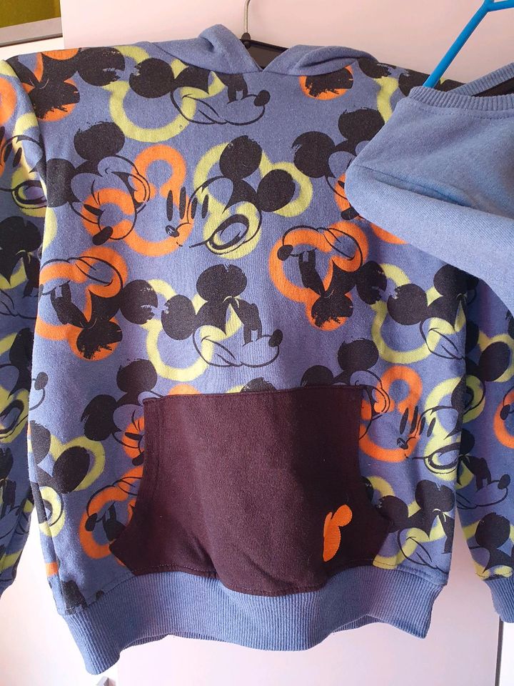 Mickey und Minnie Mouse Pulli in Mayen