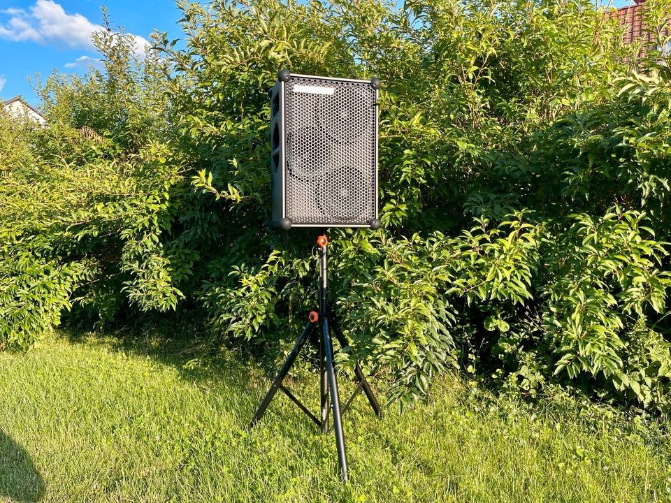 Soundboks 3 mieten Bluetooth Speaker mit Tripod in Bützow