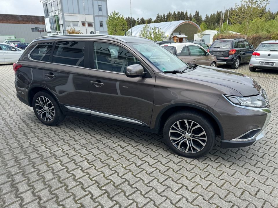 Mitsubishi Outlander Edition 100 2WD 2.0 *Autom.*AHK*1.HD* in Valley