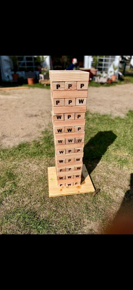 XXL Jenga mit Wahrheit oder Pflicht-Anweisungen *Vermietung* in Berlin